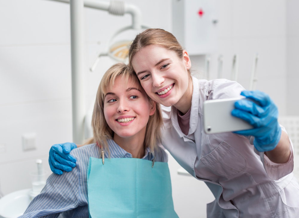 How to Become a Cosmetic Dentist